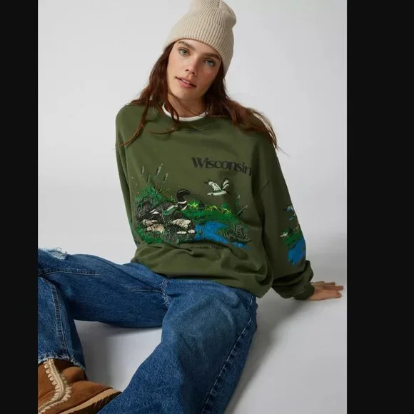 Wisconsin Wildlife Pullover Sweatshirt - Picture 4 of 8